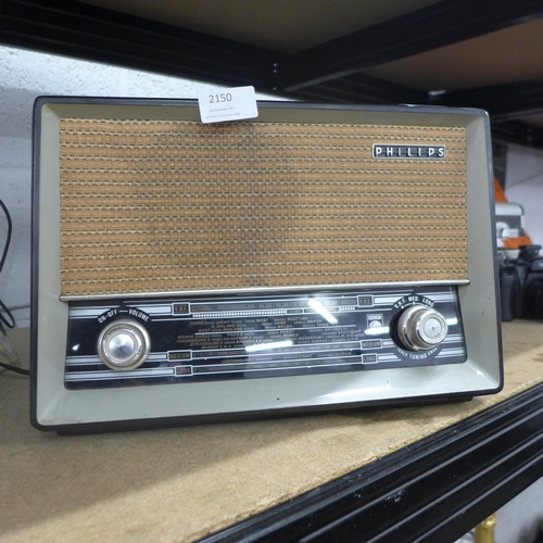 2150 - A vintage Philips  radio