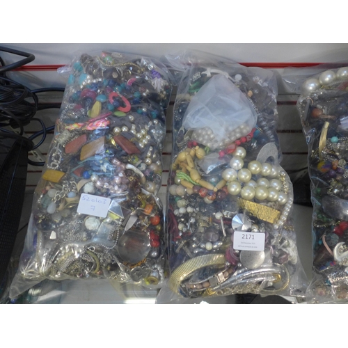 2171 - 2 Bags of costume jewellery