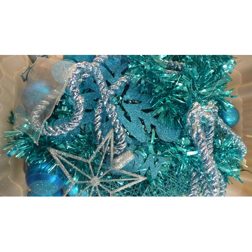 2201 - A quantity of Christmas decorations including material Advent calendars, a box of blue Christmas tre... 