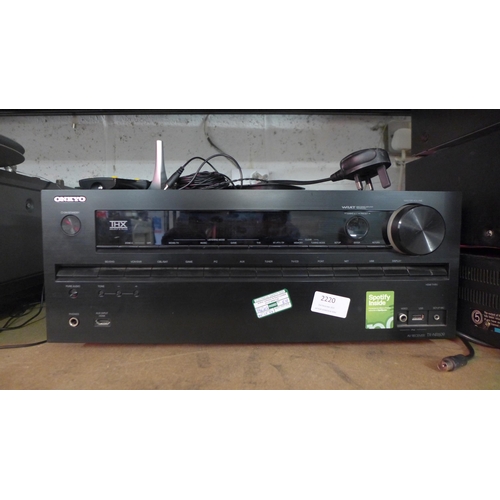 2220 - An Onkyo TX-NR609 Dolby True HD Master Audio AV receiver with remote