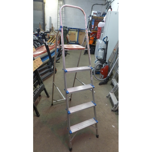 2242 - A set of 5-rung aluminium stepladders