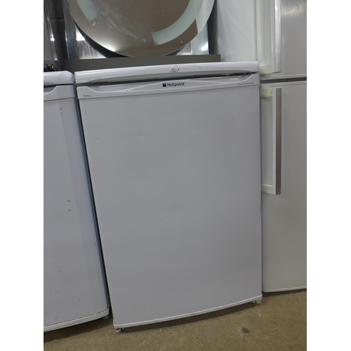 2250 - A Hotpoint RLAV21 under counter fridge