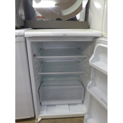 2250 - A Hotpoint RLAV21 under counter fridge