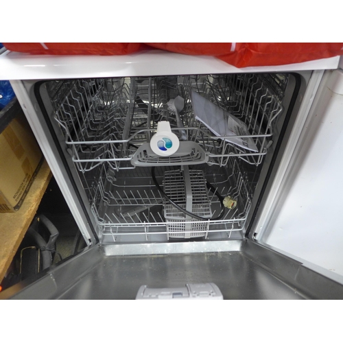 2252 - A Bosch serie 2 under counter dishwasher