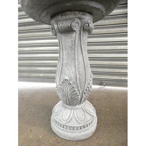 2294 - A large stone effect  bird bath