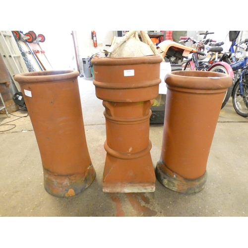 2316 - 3 Assorted terracotta chimney pots