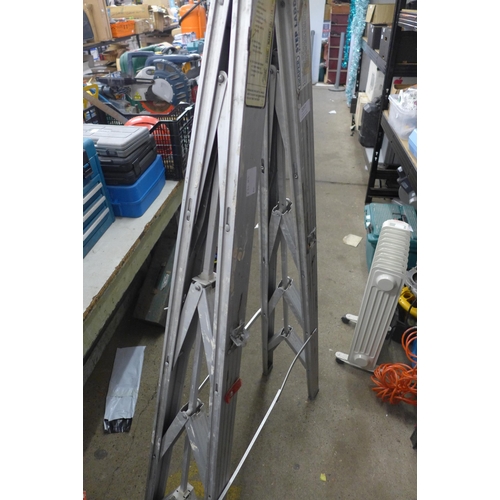 2097 - A Draper FSL4 collapsible stepladder