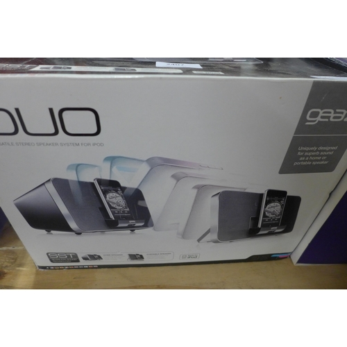 2407 - A quantity of boxed household items including a Gear 4 Duo versatile stereo speaker system for iPod,... 