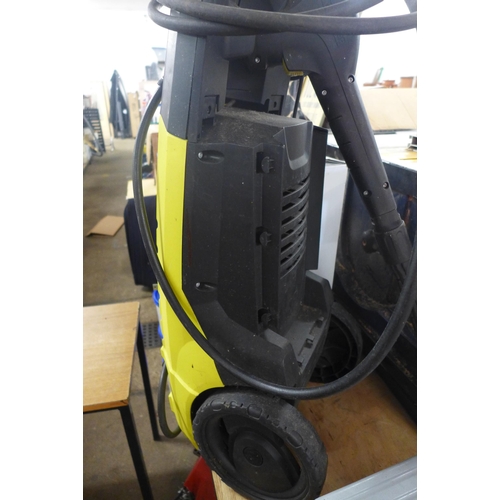 2426 - A Karcher K3.80 pressure wash with hose and lance