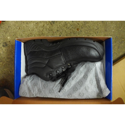 2437 - 8 Pairs of safety boots, various sizes