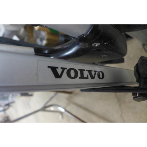 2474 - 2 Volvo bike rails