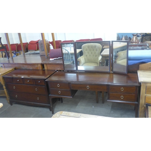 206 - A Stag Minstrel mahogany chest of drawers and dressing table