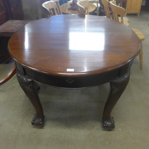 229 - An Edward VII mahogany extending dining table