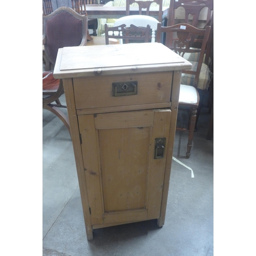 245 - A Victorian pine pot cupboard