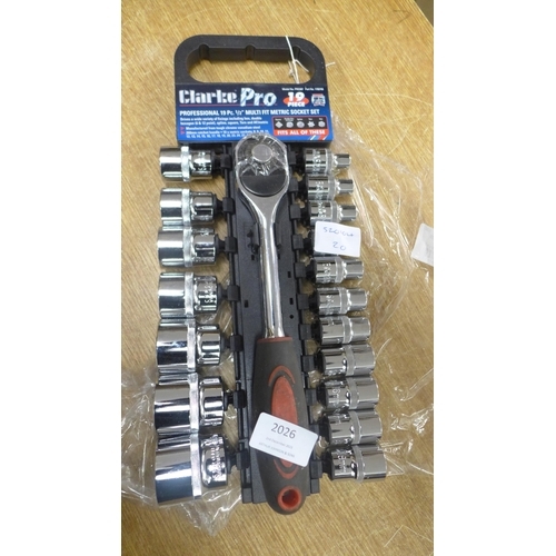 2026 - A Clarke Pro 19 piece professional ½