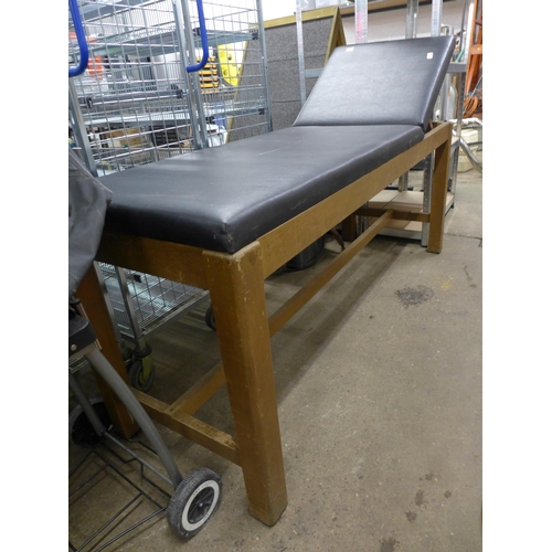 2248 - Wood & leather effect therapist bed