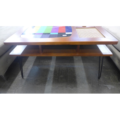 1393 - A TV coffee table