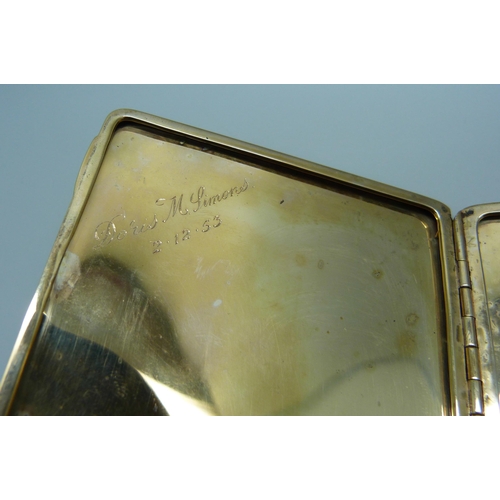 1000 - A 9ct gold cigarette case with engine turned design, internal inscription dated 1953, 80g, 8.2cm x 8... 