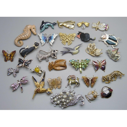 1063 - Thirty animal brooches including butterflies