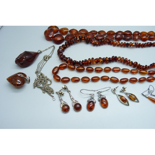 1076 - Amber and amber style jewellery including three bead necklaces, one clasp a/f, 68g, two pendants, si... 