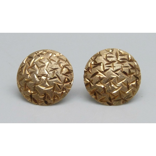 1098 - A pair of 9ct gold designer style stud earrings, 1.4g, 1.5cm