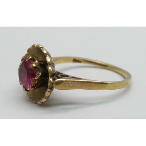 1116 - A 9ct gold ring set with a ruby, 2.7g, L