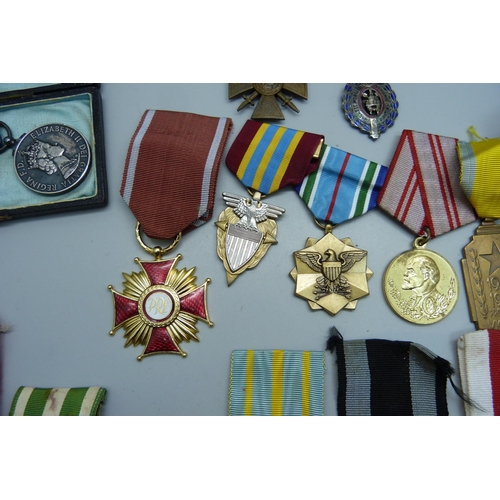 1117 - A collection of medals including a Queen Elizabeth II For Faithful Service Medal to Walter Stanley R... 