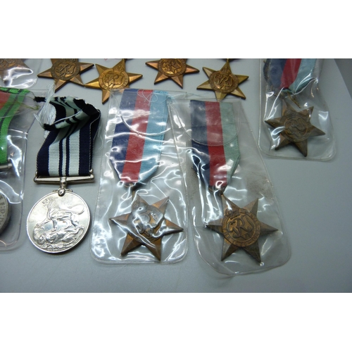 1123 - A collection of medals, all WWII