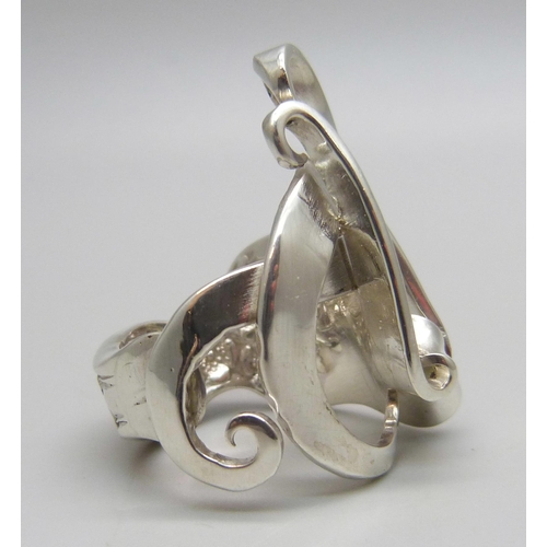 1138 - A Gorham silver fork ring, 18g, N/O, 3.3cm