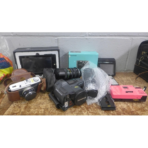 1159 - Cameras, lenses, mobile phone, touchpad II tablet, etc. **PLEASE NOTE THIS LOT IS NOT ELIGIBLE FOR P... 