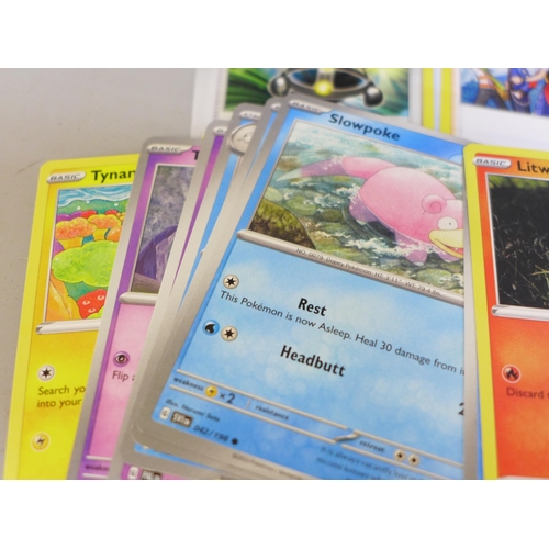 633 - 500 Pokemon cards with over 50 'shiny'