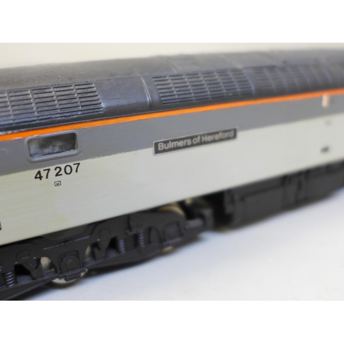 643 - Three Hornby OO gauge model diesel locomotives