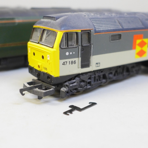 687 - Three Lima OO gauge model diesel locomotives