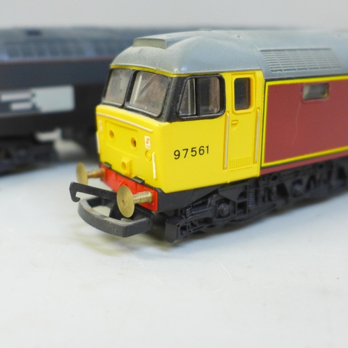 712 - Three Lima OO gauge model diesel locomotives