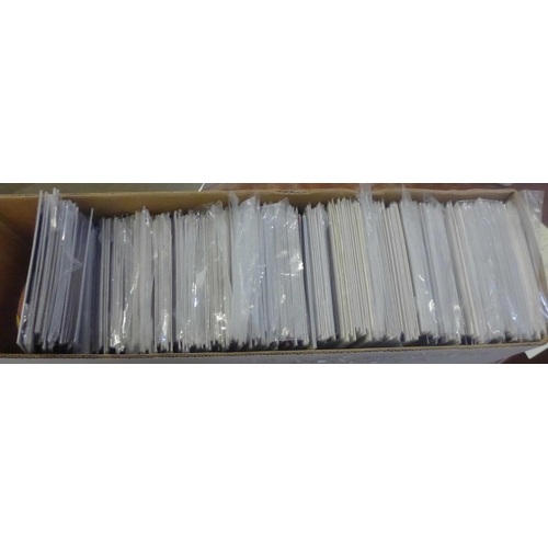 718 - 300 assorted X-Men comics, (majority bagged and boarded) **PLEASE NOTE THIS LOT IS NOT ELIGIBLE FOR ... 