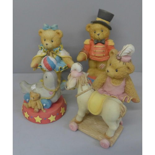 726 - A Cherished Teddies circus set, seven bears and circus ring