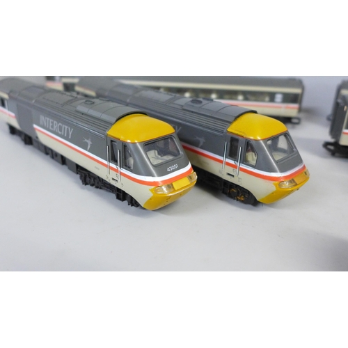 787 - An Intercity 125 motor unit, an Intercity 125 dummy unit and seven Intercity coaches