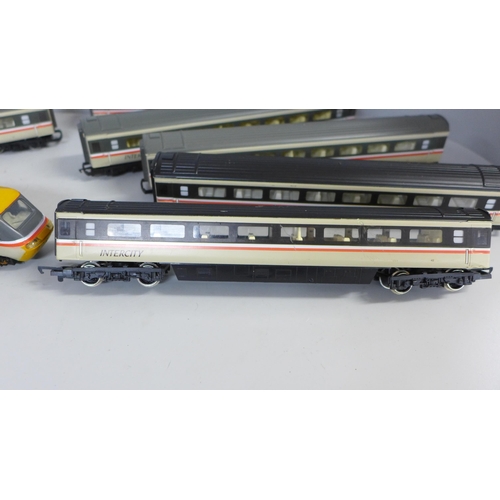 787 - An Intercity 125 motor unit, an Intercity 125 dummy unit and seven Intercity coaches