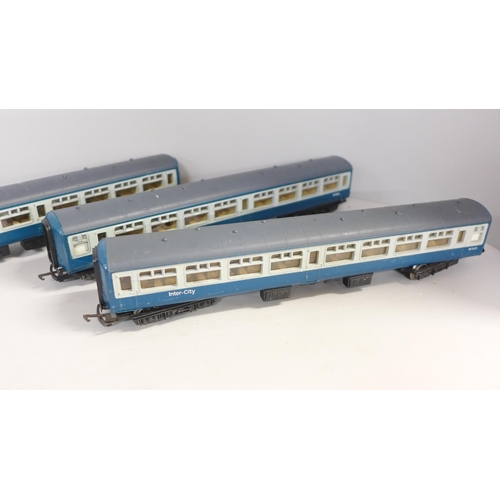 798 - A collection of model rail including five Intercity coaches, an Intercity 125 dummy unit and an Inte... 