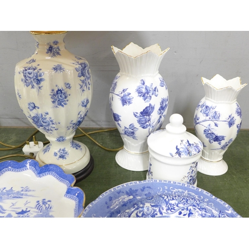 805 - Aynsley Elizabeth Rose vases, a similar pattern table lamp, Copeland Spode bird plates and other blu... 