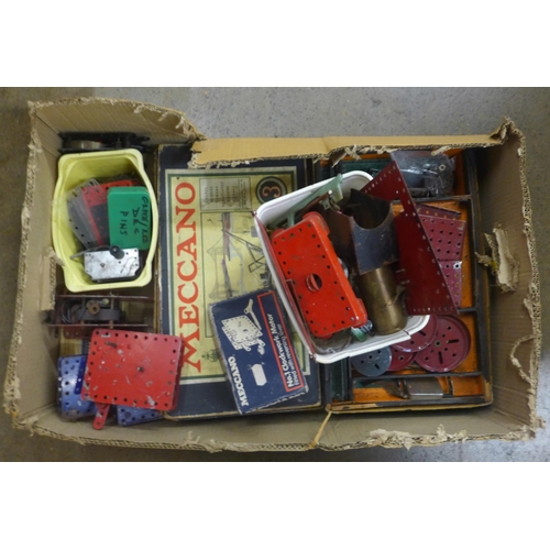 811 - A box of Meccano and steam engine parts **PLEASE NOTE THIS LOT IS NOT ELIGIBLE FOR POSTING AND PACKI... 