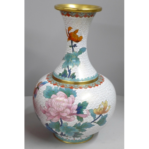 818 - A Chinese eggshell porcelain bowl, boxed and a cloisonne vase, vase 25cm **PLEASE NOTE THIS LOT IS N... 