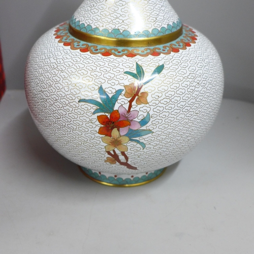 818 - A Chinese eggshell porcelain bowl, boxed and a cloisonne vase, vase 25cm **PLEASE NOTE THIS LOT IS N... 