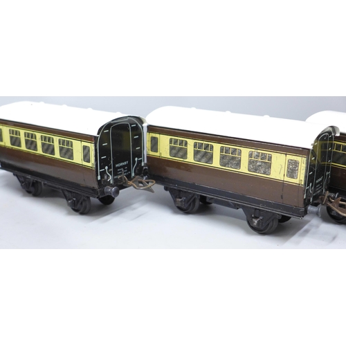 823 - Hornby O gauge rolling stock, (8)