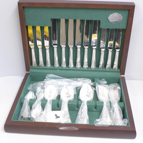 833 - A canteen of plated cutlery, Cooper Ludlam, Sheffield, 49 pieces, (five table spoons)