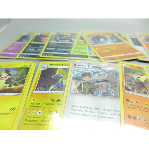 853 - 50 Holographic/reverse holographic Pokemon cards