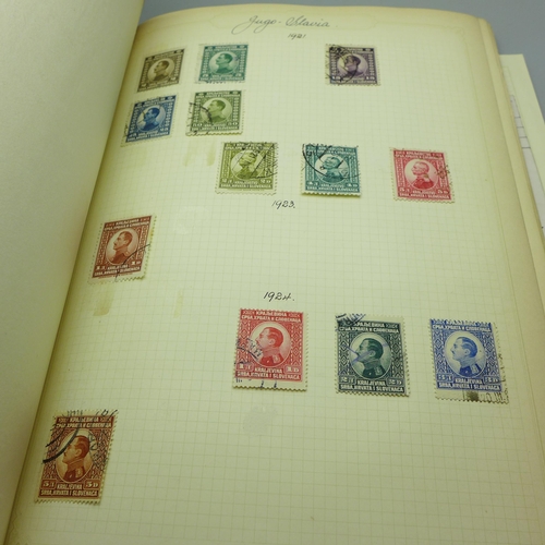 859 - An album of world postage stamps, sorted in alphabetical order, Abbysinia to Venezuela, including so... 