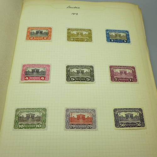 859 - An album of world postage stamps, sorted in alphabetical order, Abbysinia to Venezuela, including so... 