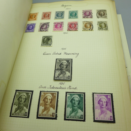 859 - An album of world postage stamps, sorted in alphabetical order, Abbysinia to Venezuela, including so... 