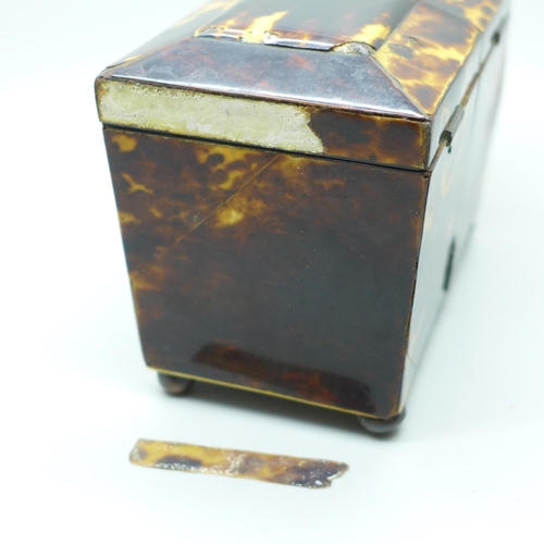 871 - A George III tortoiseshell tea caddy. With non-transferable Standard Ivory Exemption Declaration, no... 